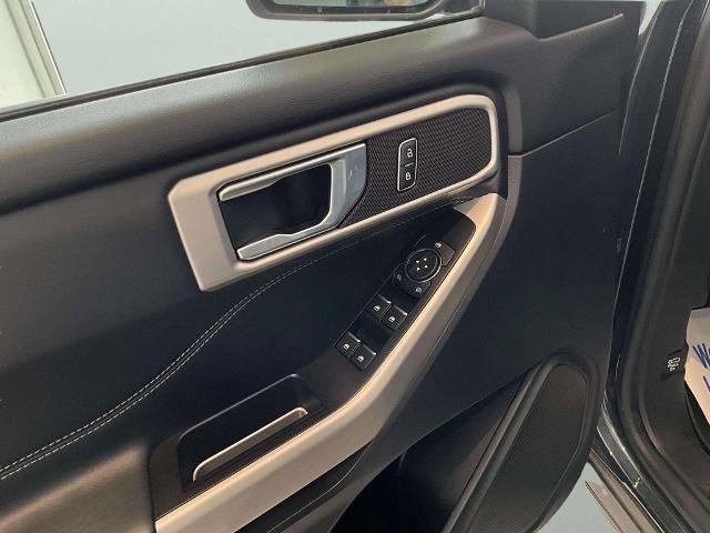 Certified 2018 Ford Explorer XLT w/ Equipment Group 202A AWD/4WD image 15