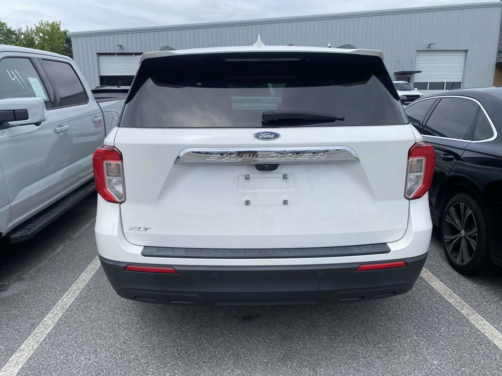 Certified 2023 Ford Explorer XLT RWD image 5