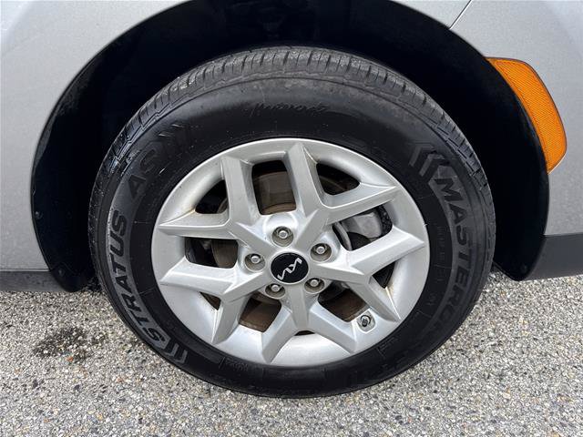 Used 2024 Kia Soul LX w/ Option Group 015 FWD image 17