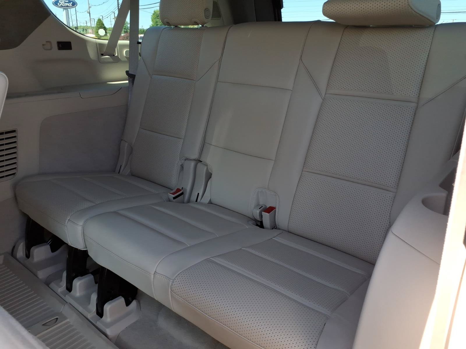 Used 2024 Cadillac Escalade ESV Sport Platinum AWD/4WD image 11
