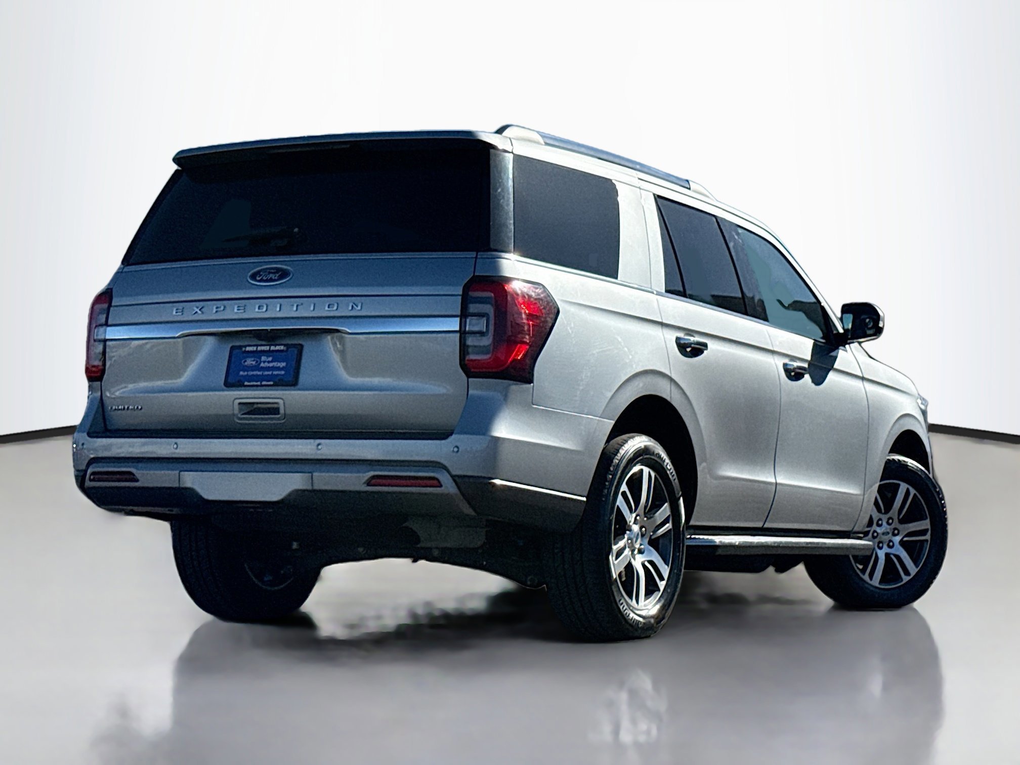 Certified 2023 Ford Expedition Limited image 3