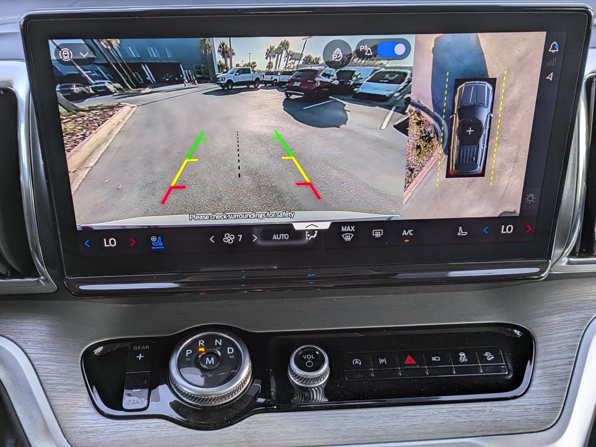 Certified 2025 Ford Expedition Max Platinum image 25