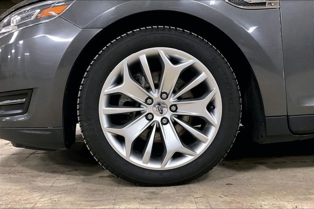 Certified 2017 Ford Taurus Limited image 11