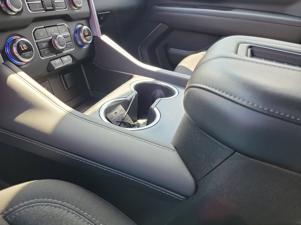 Used 2022 GMC Yukon SLE w/ Gmc Pro Safety Plus Package AWD/4WD image 29