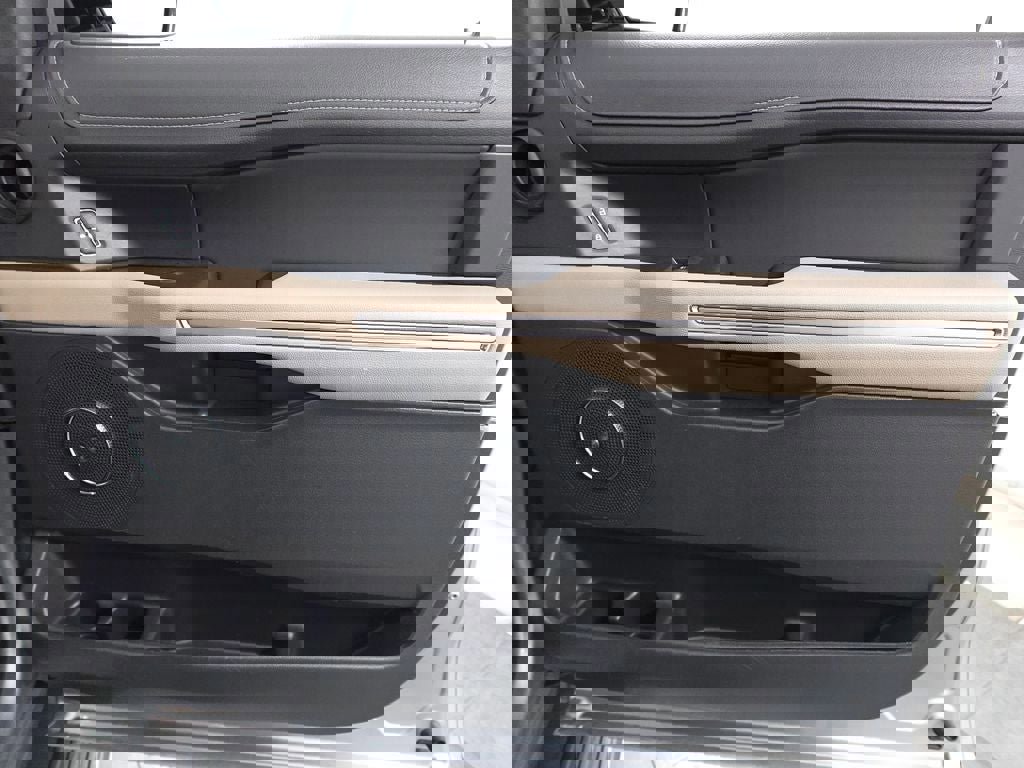 Certified 2024 Ford Expedition Limited image 31