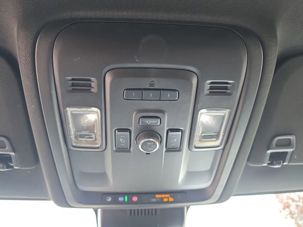 Used 2023 Chevrolet Tahoe LT w/ Luxury Package image 40