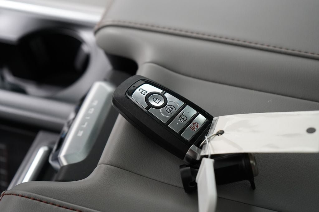 Certified 2025 Ford Expedition Active AWD/4WD image 16