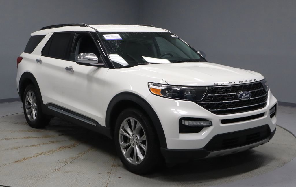 Certified 2023 Ford Explorer XLT w/ Equipment Group 202A AWD/4WD image 1