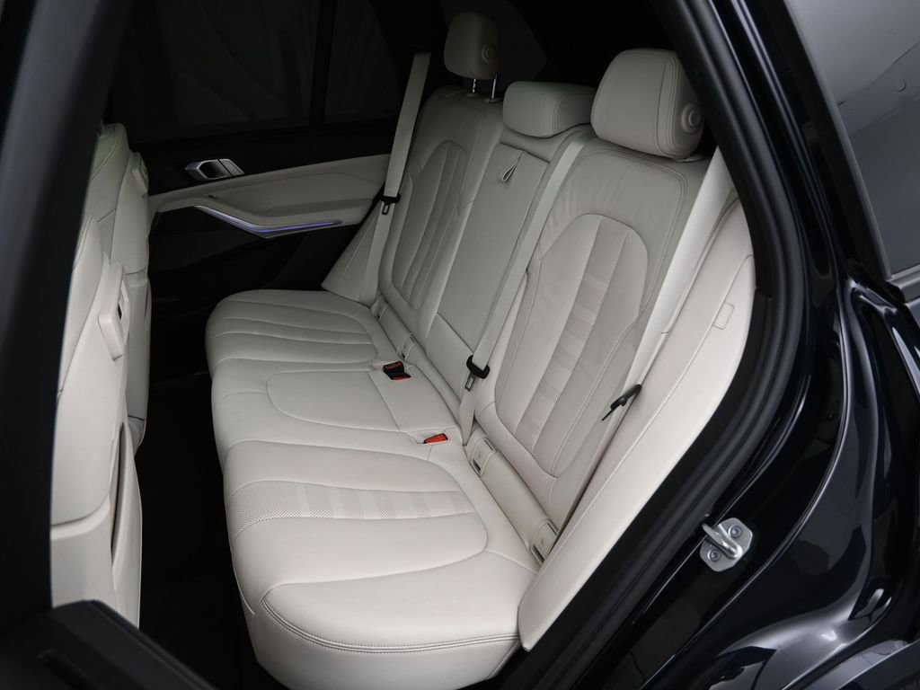 Used 2022 BMW X5 M50i w/ Executive Package image 52