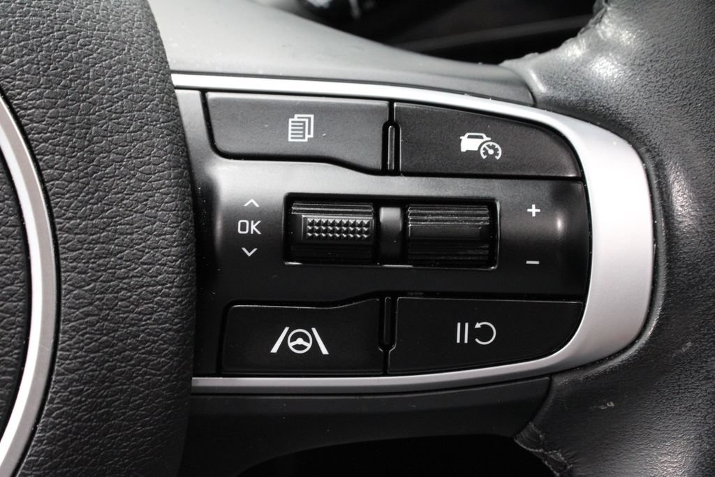Used 2025 Kia Sportage EX w/ Premium Package AWD/4WD image 29