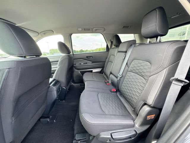 Used 2024 Nissan Pathfinder SV FWD image 20
