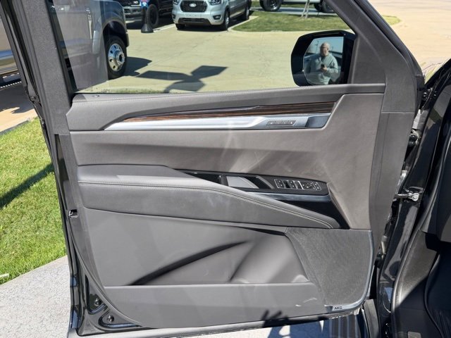 Used 2026 Cadillac Escalade Luxury w/ LPO, Floor Liner Package image 11