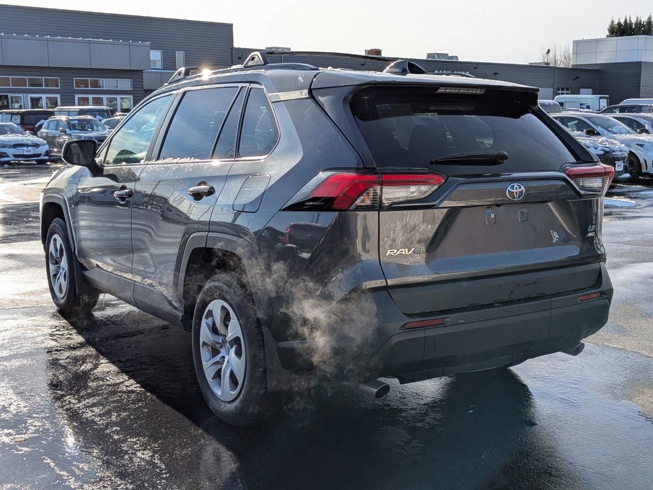 Used 2021 Toyota RAV4 LE image 3