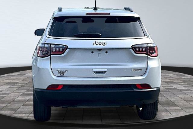Used 2024 Jeep Compass Latitude AWD/4WD image 4