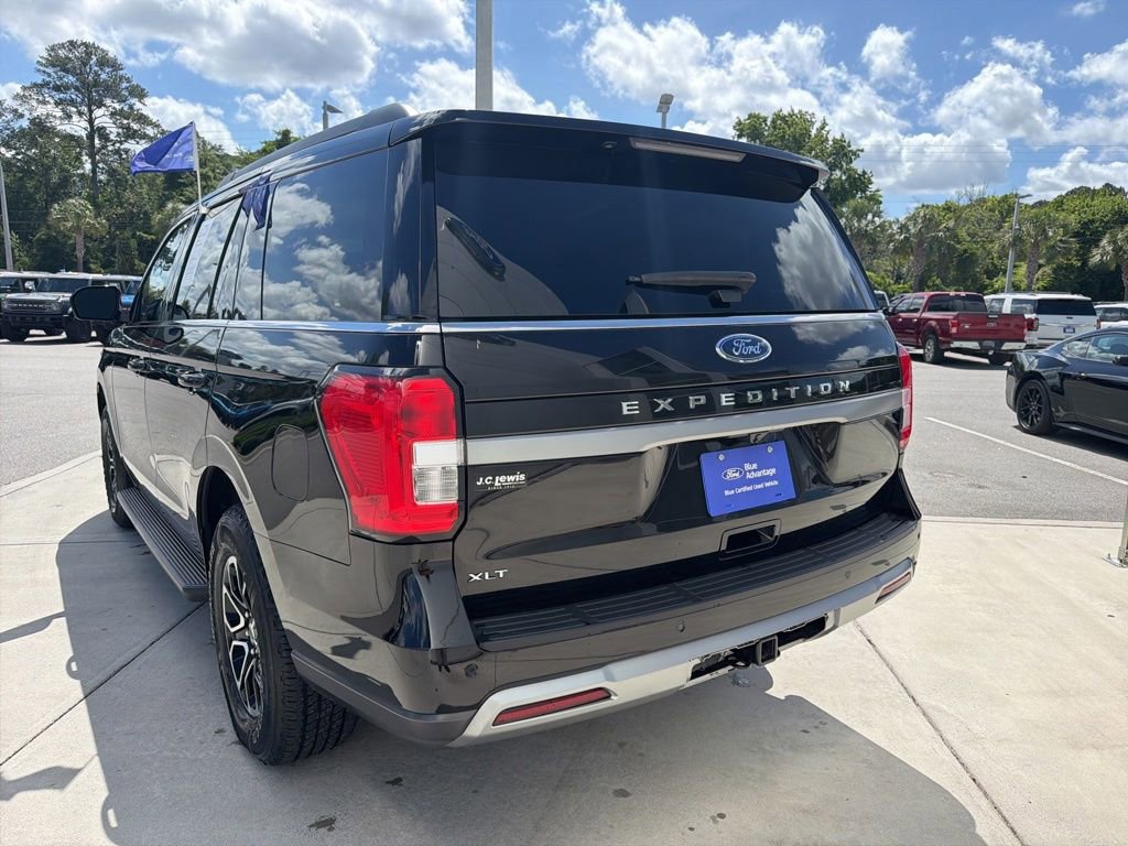 Certified 2024 Ford Expedition XLT RWD image 5