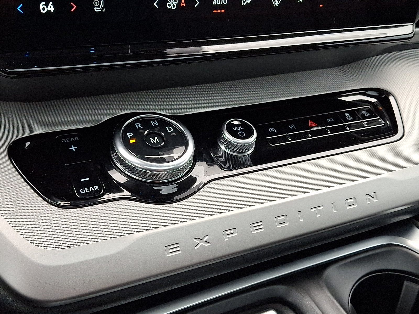 Certified 2025 Ford Expedition Active AWD/4WD image 19