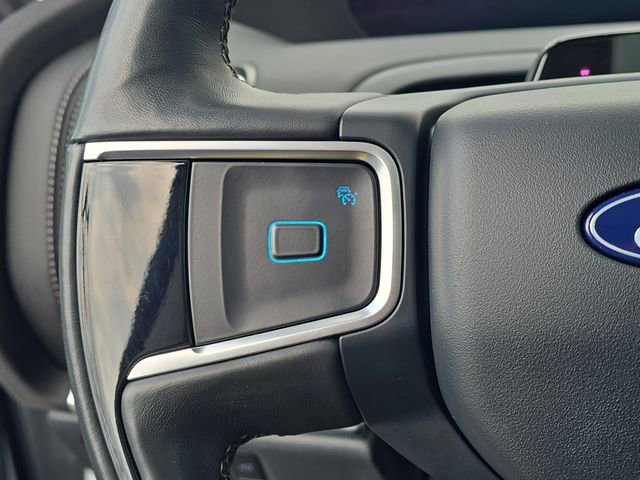 Certified 2025 Ford Expedition Platinum image 21