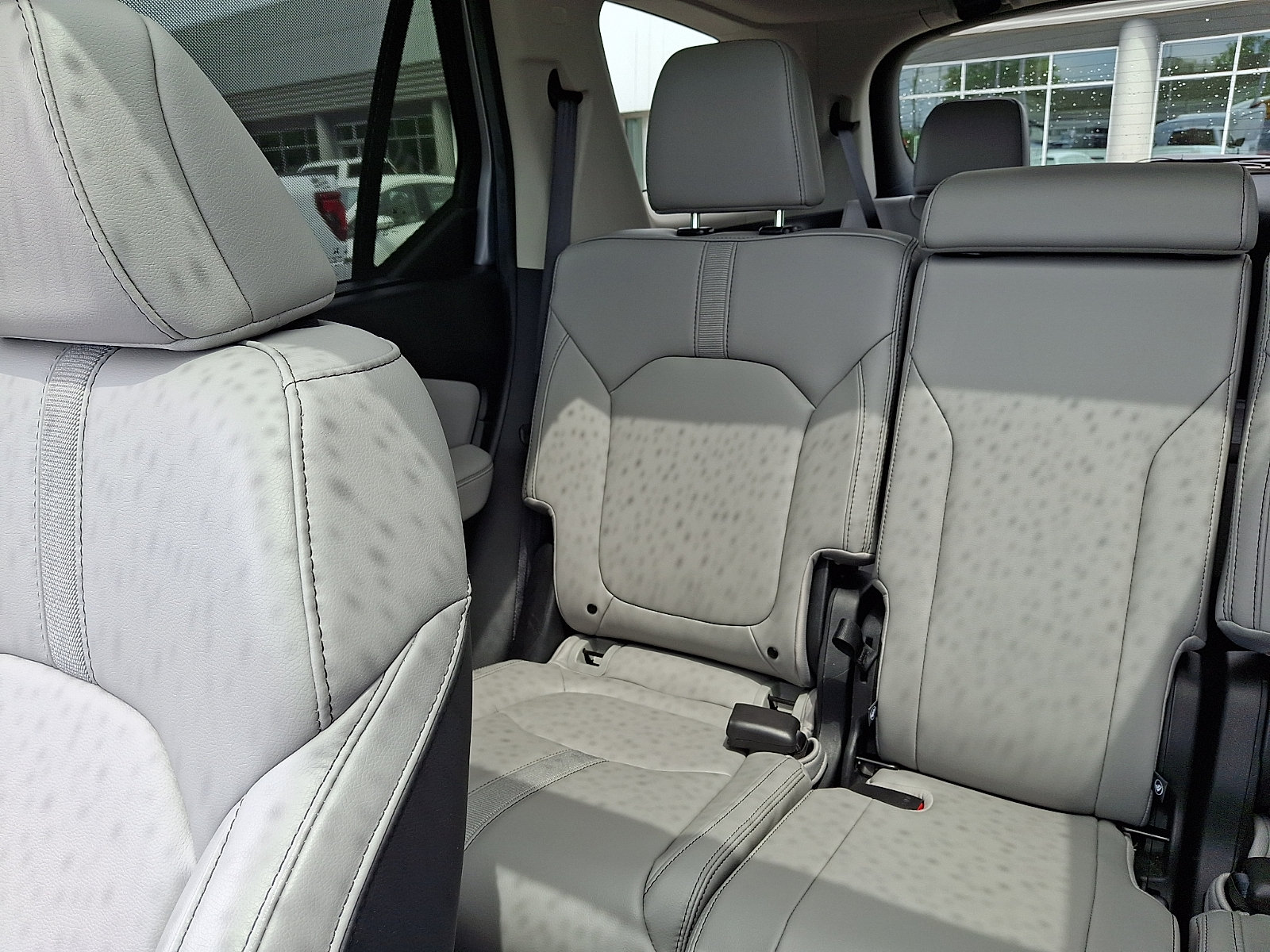 Used 2025 Honda Pilot Touring image 17
