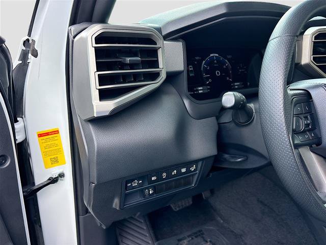 Used 2025 Toyota Tundra Limited AWD/4WD image 11
