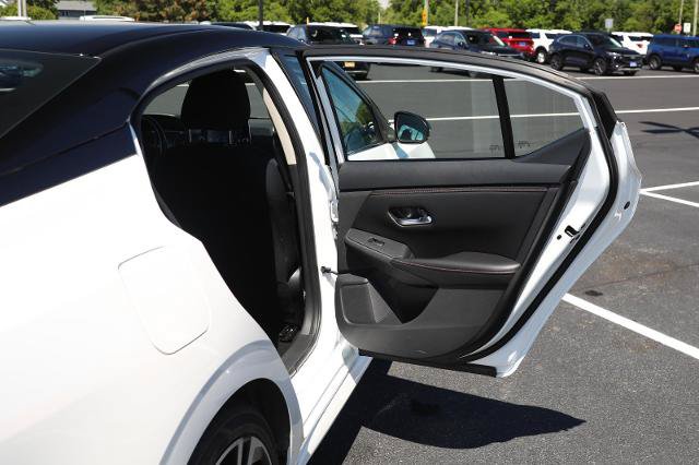Used 2022 Nissan Sentra SR w/ Electronics Package FWD image 31