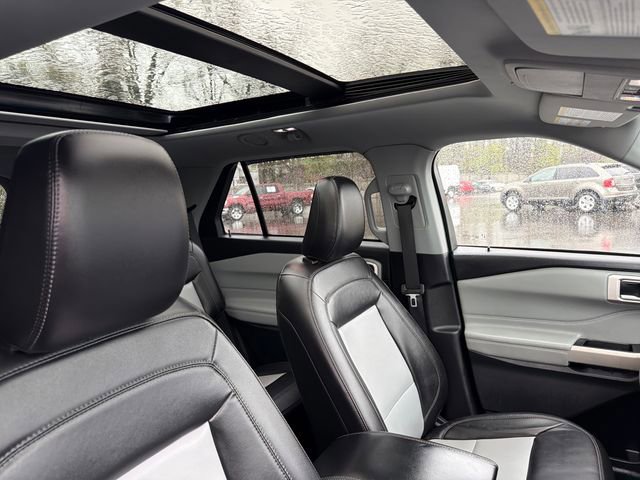 Certified 2022 Ford Explorer XLT w/ Equipment Group 202A AWD/4WD image 17