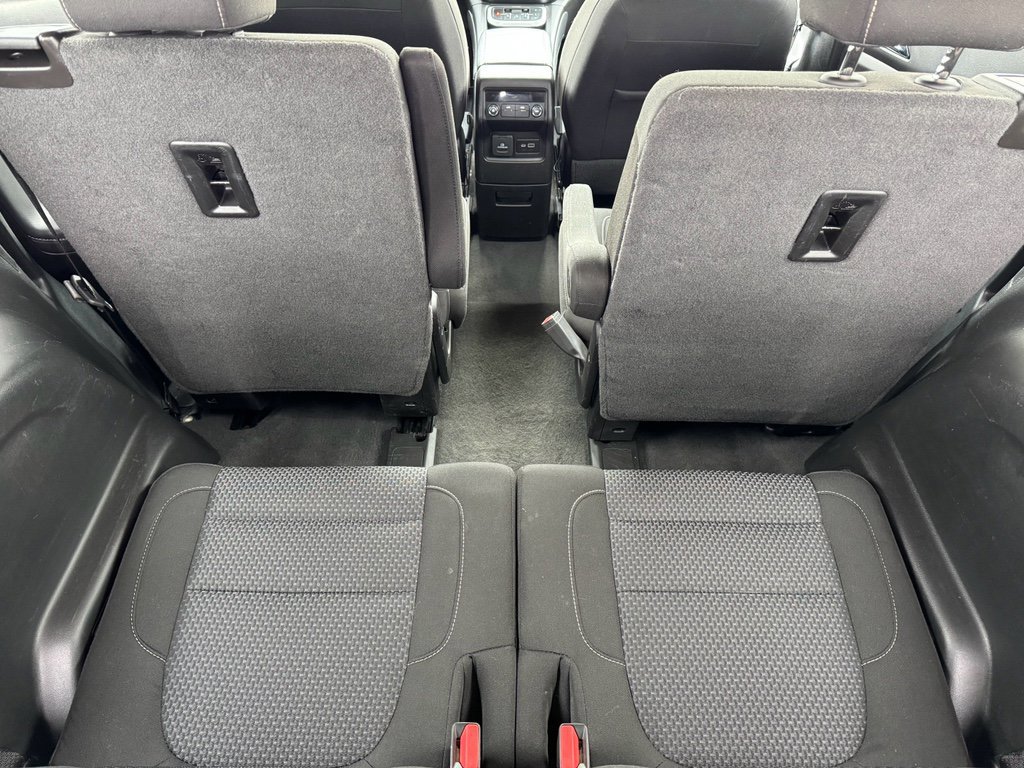 Used 2023 GMC Acadia SLE w/ Driver Convenience Package image 14