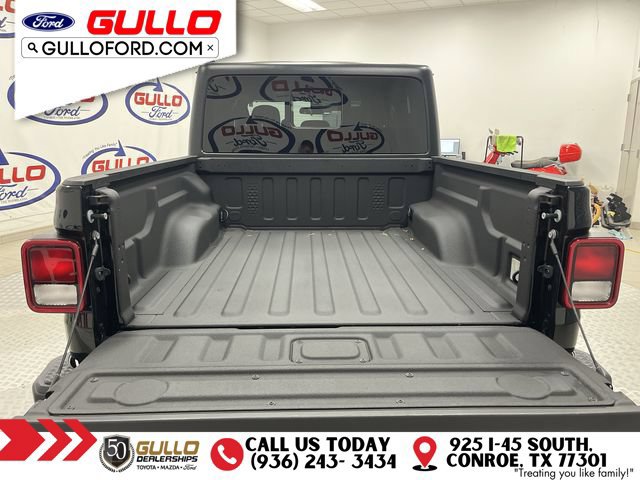 Used 2023 Jeep Gladiator Sport AWD/4WD image 10