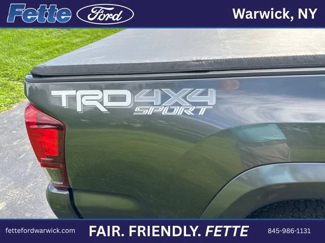 Used 2018 Toyota Tacoma TRD Sport AWD/4WD image 8