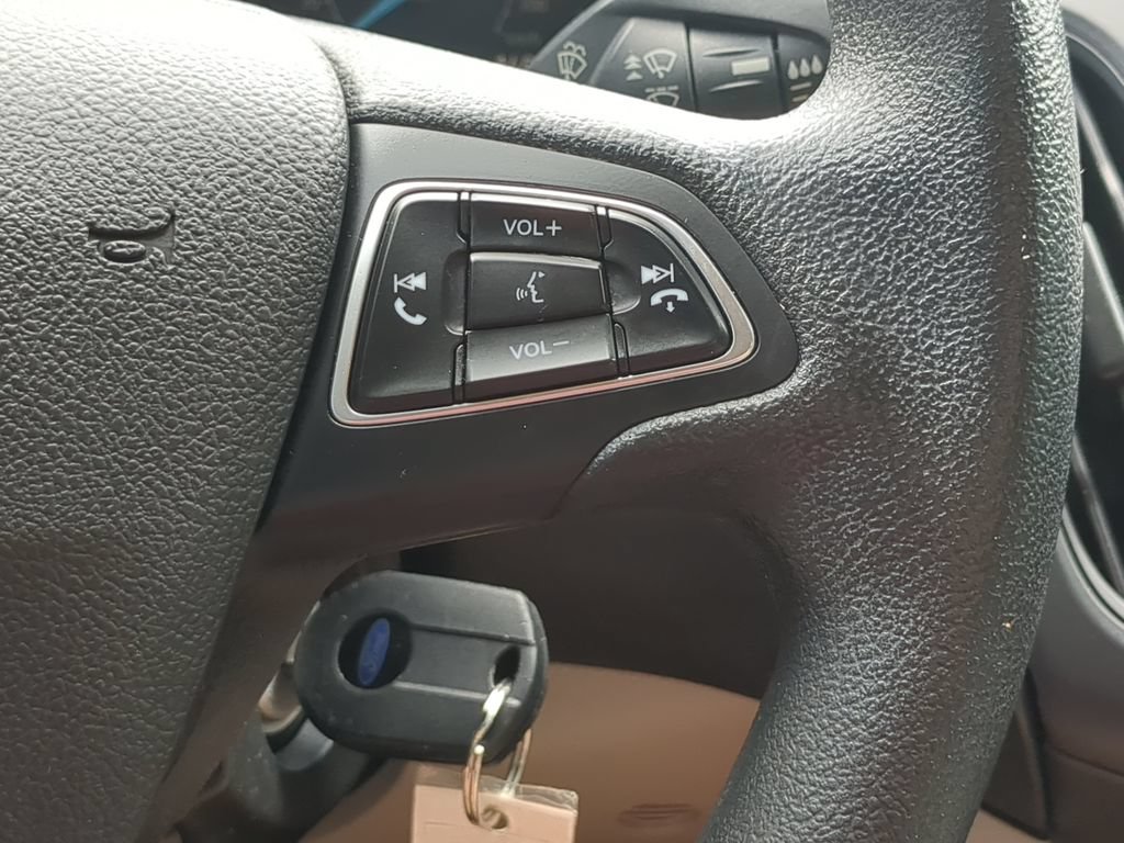 Certified 2018 Ford Focus SE FWD image 21