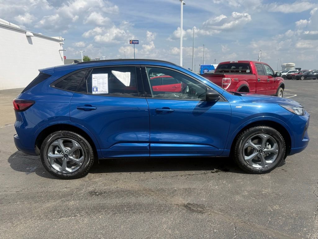 Certified 2023 Ford Escape ST-Line w/ Tech Pack #1 AWD/4WD image 2