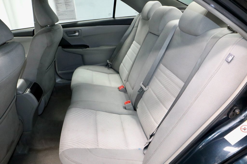 Used 2017 Toyota Camry LE image 18