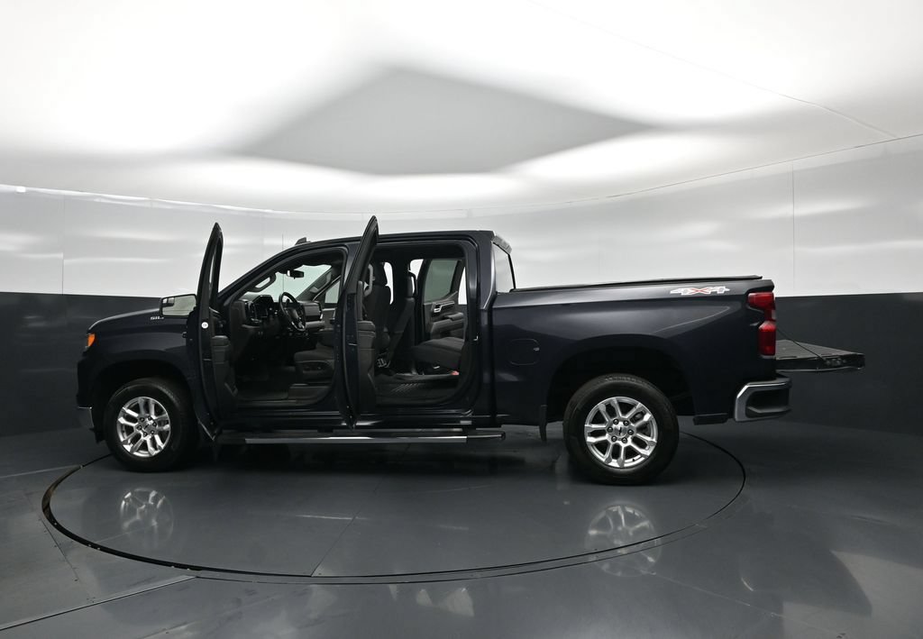 Used 2023 Chevrolet Silverado 1500 LT AWD/4WD image 31