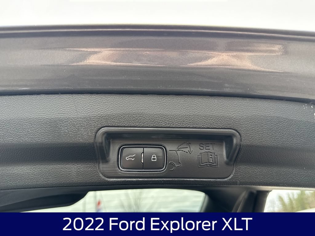 Certified 2022 Ford Explorer XLT w/ XLT Sport Appearance Package AWD/4WD image 17