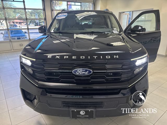 Certified 2025 Ford Expedition Active AWD/4WD image 28