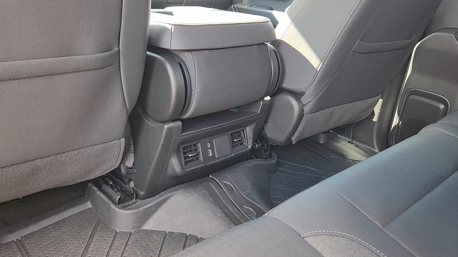 Used 2025 Chevrolet Silverado 2500 Custom w/ Custom Convenience Package AWD/4WD image 17