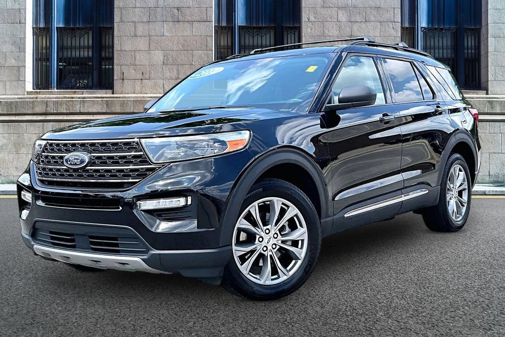 Certified 2023 Ford Explorer XLT w/ Equipment Group 202A AWD/4WD image 2