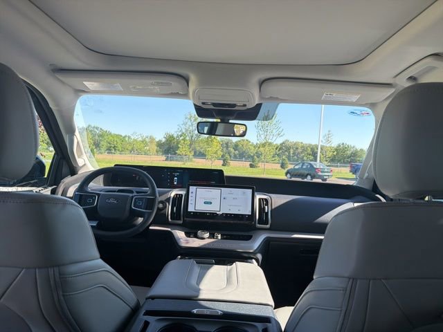 Certified 2025 Ford Expedition Active AWD/4WD image 26