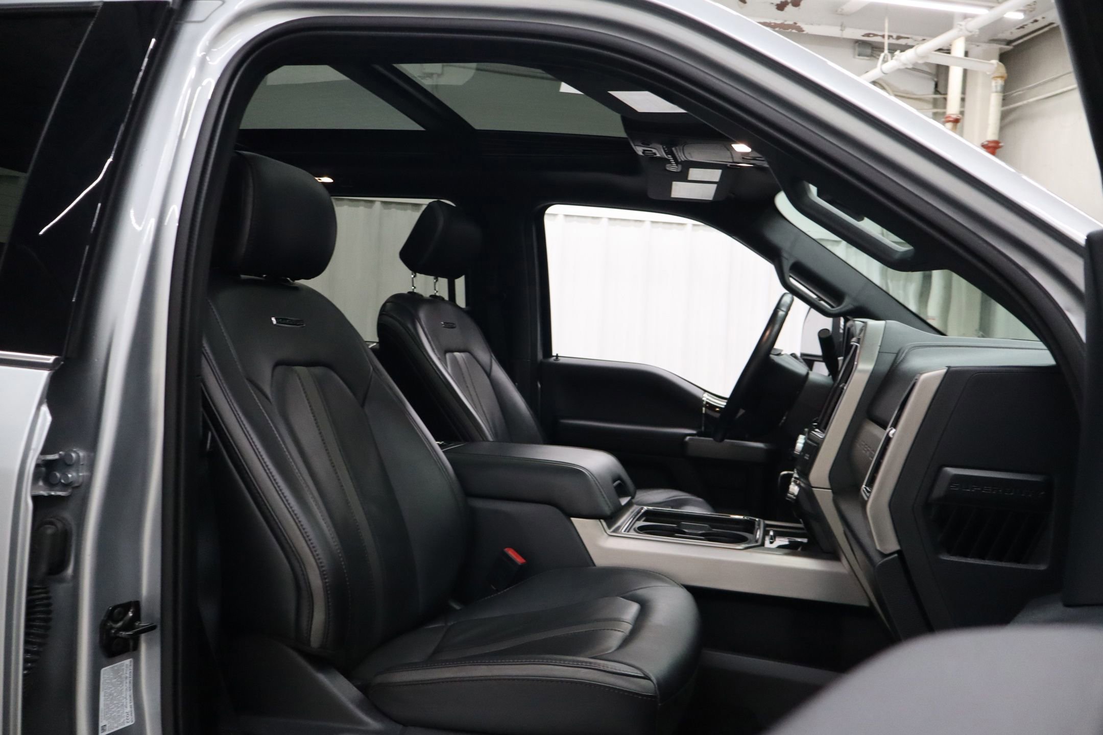 Certified 2022 Ford F250 Platinum w/ FX4 Off-Road Package image 44