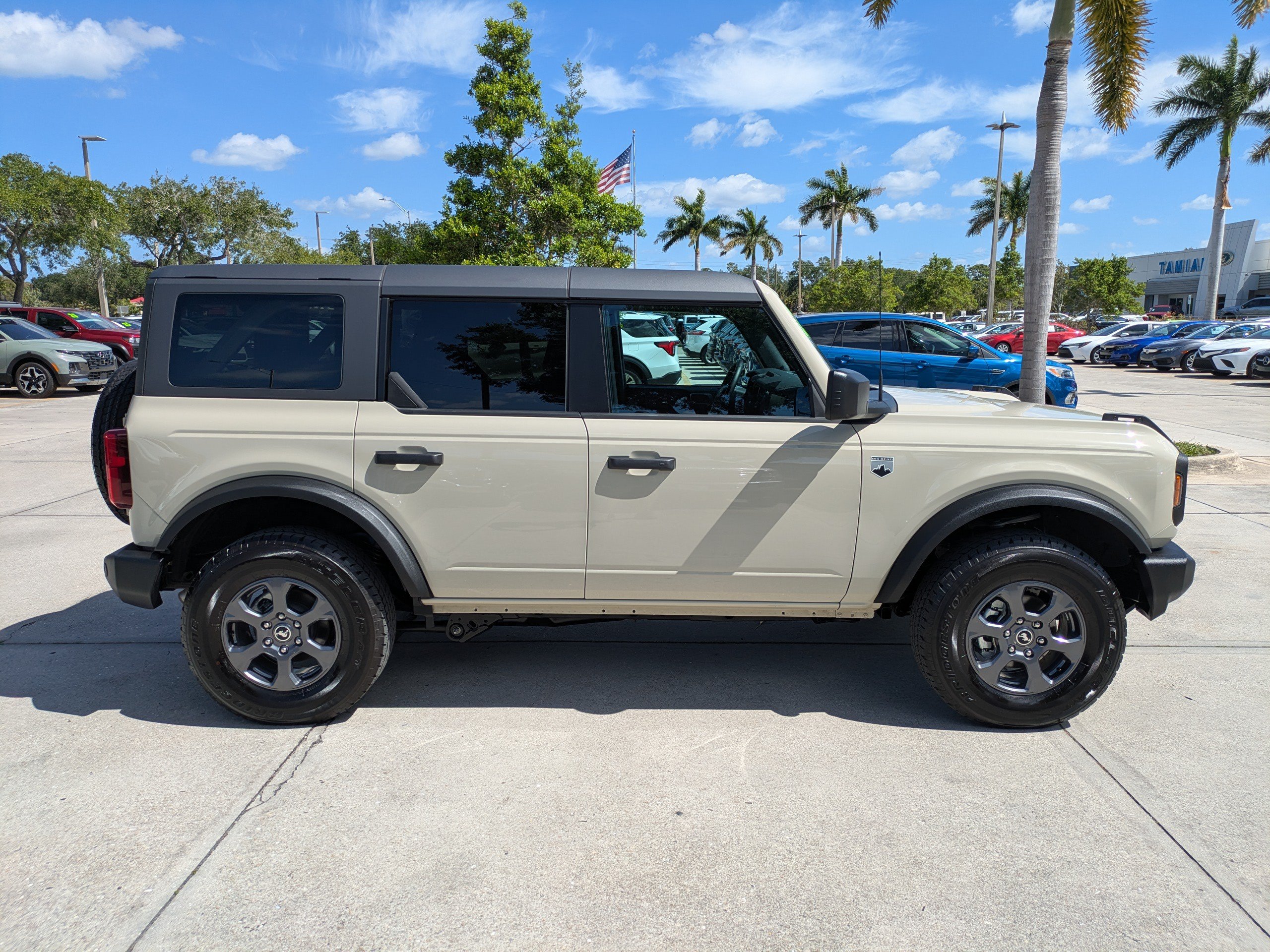 Certified 2025 Ford Bronco Big Bend AWD/4WD image 3