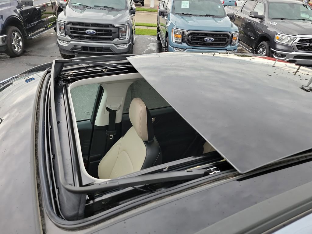 Certified 2022 Ford Escape SEL FWD image 25