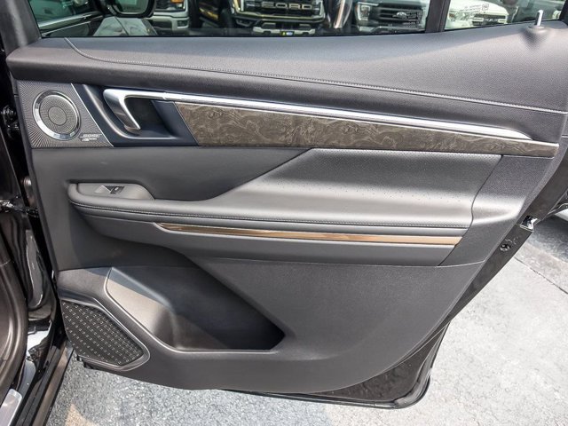 Used 2025 Buick Enclave Avenir w/ Trailering Package, 5000 lbs. AWD/4WD image 33