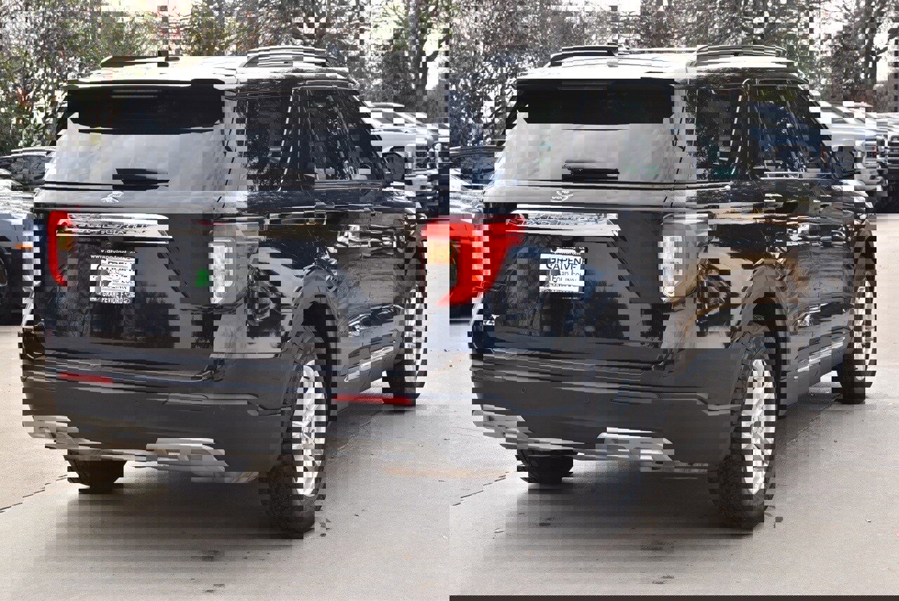 Certified 2023 Ford Explorer XLT w/ Equipment Group 202A image 8