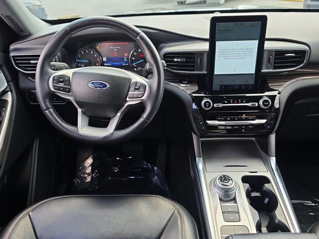 Certified 2023 Ford Explorer Limited w/ Limited Technology Package image 16