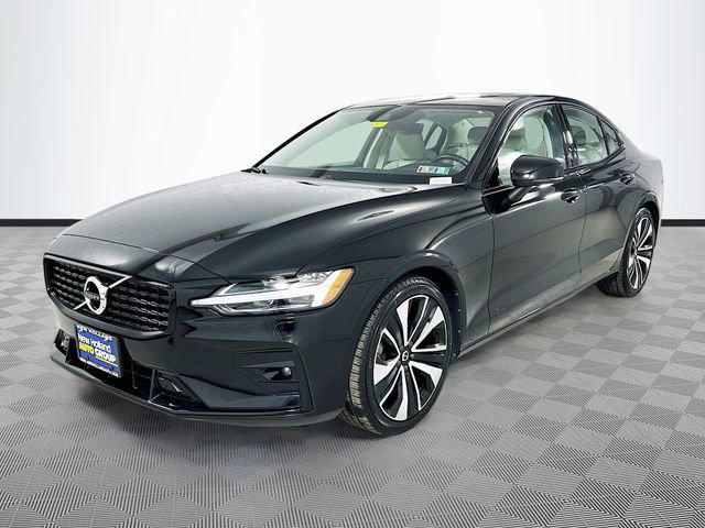Used 2022 Volvo S60 B5 Momentum w/ Premium Package image 5