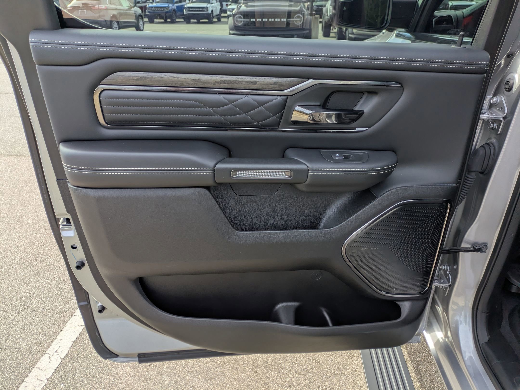 Used 2025 RAM 1500 Limited image 32