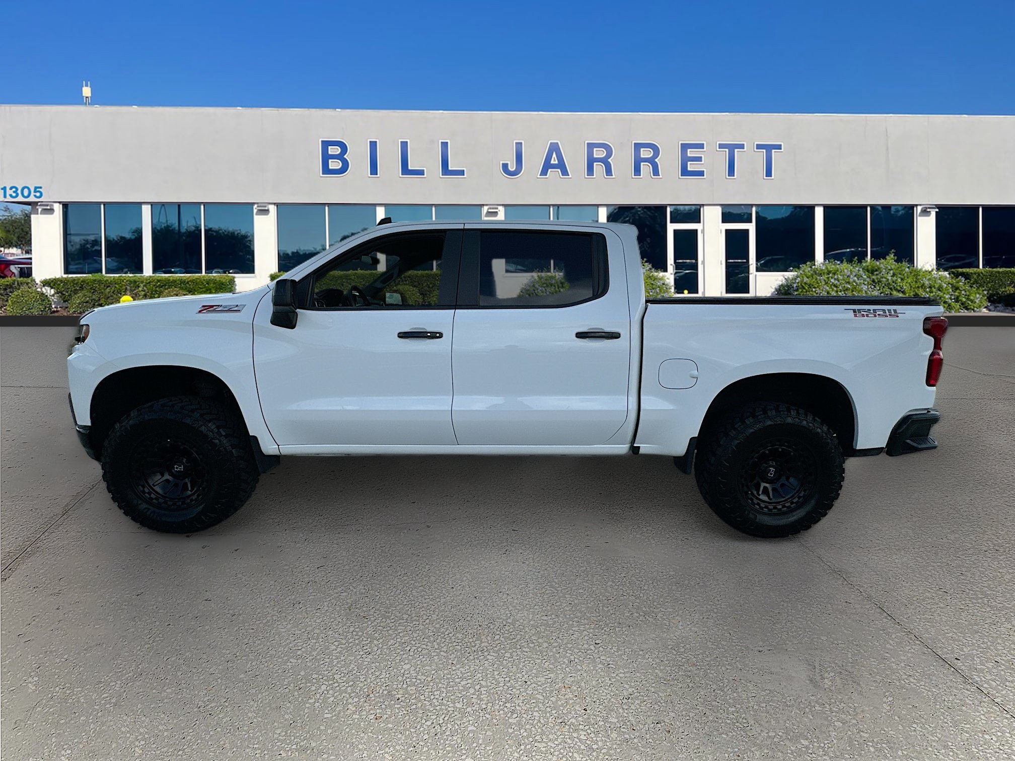 Used 2021 Chevrolet Silverado 1500 LT Trail Boss w/ Bed Protection Package AWD/4WD image 4
