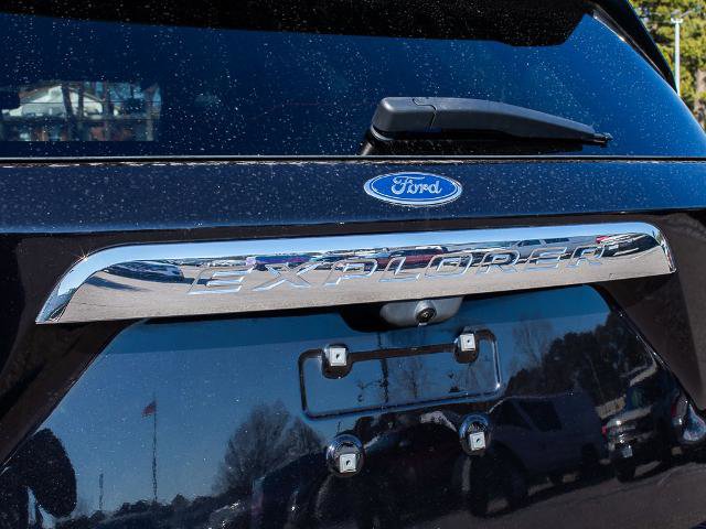 Certified 2022 Ford Explorer Limited w/ Equipment Group 301A image 10