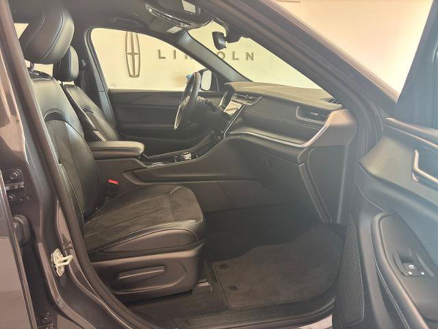 Used 2024 Jeep Grand Cherokee Altitude AWD/4WD image 6