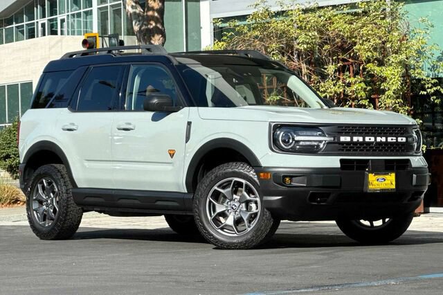 Certified 2021 Ford Bronco Sport Badlands w/ Badlands Package AWD/4WD image 2