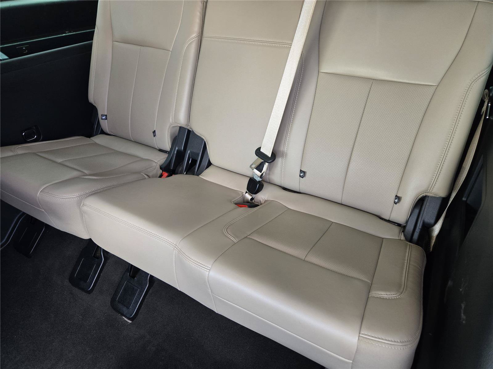 Certified 2023 Ford Expedition XLT RWD image 29